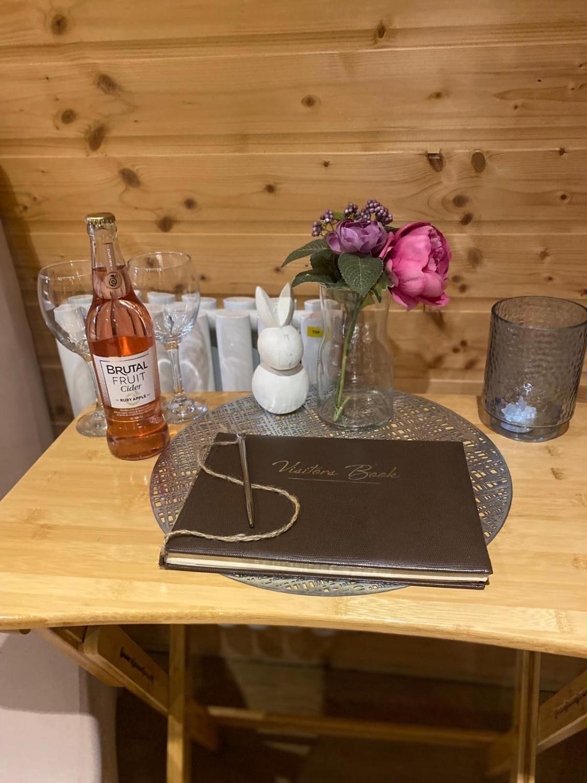 Crabmill Glamping Bewdley Hotell Exteriör bild